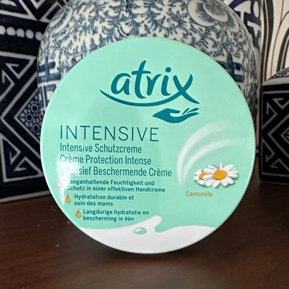 NEW Atrix Intensive Hand Cream - Chamomile